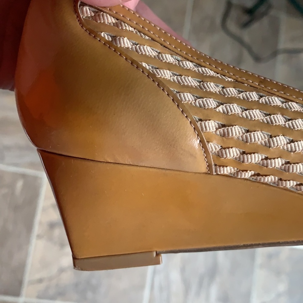 Stuart Weitzman Butterscotch Wedge Heels Size 6.5 - Picture 11 of 11